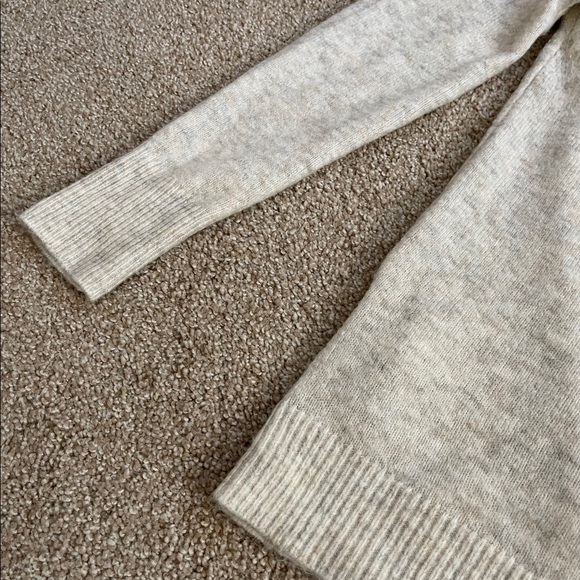 Loft Women’s Sweater Size Extra Small - Picture 8 of 11